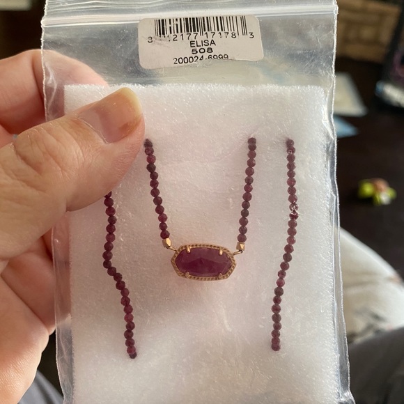 Kendra Scott Other - Brand NWT Kendra Scott necklace. Never been open.